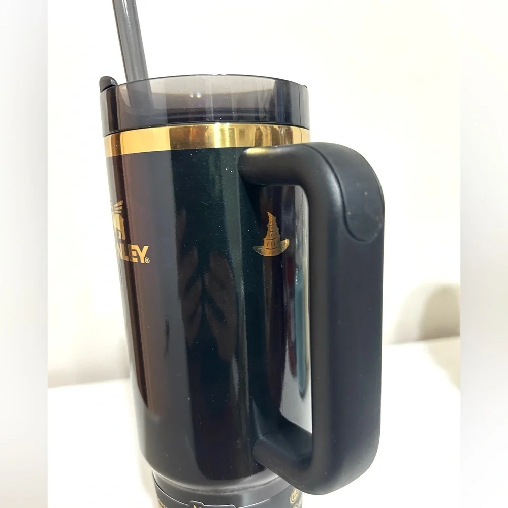Stanley Wicked Elphaba 30 ounce Quencher Cup NWT - Picture 5 of 8